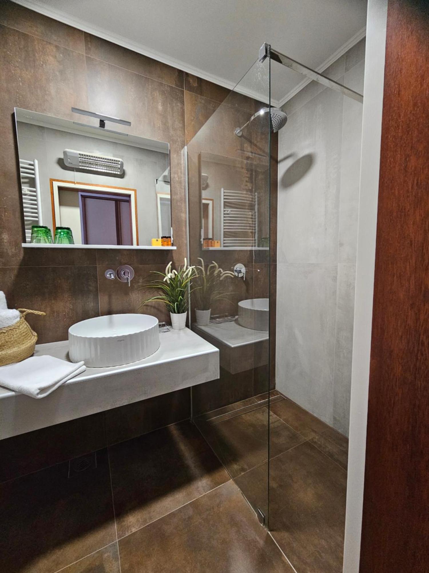 Bed And Breakfast Restaurant Dp Donji Zvecaj Bagian luar foto