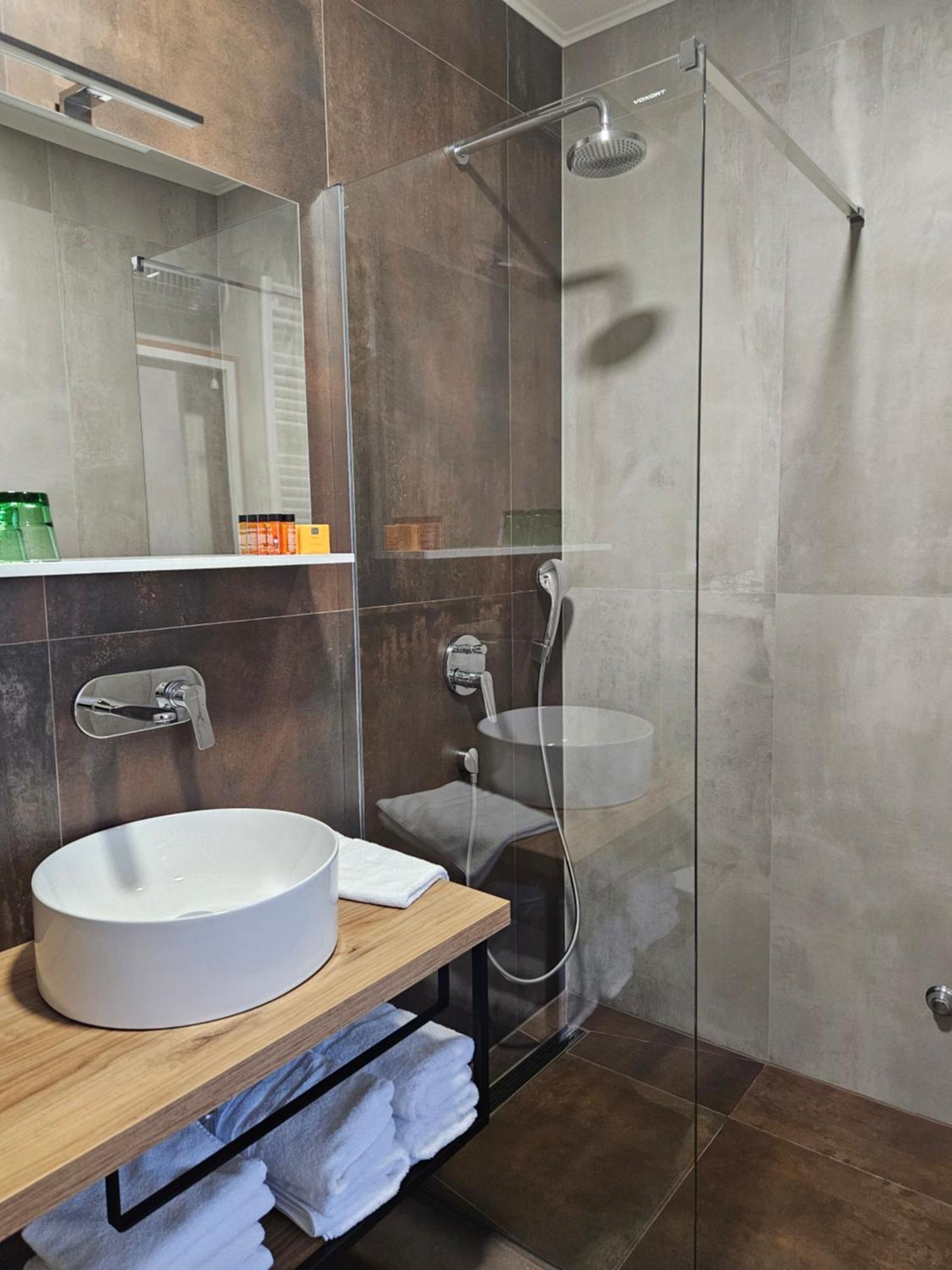 Bed And Breakfast Restaurant Dp Donji Zvecaj Bagian luar foto