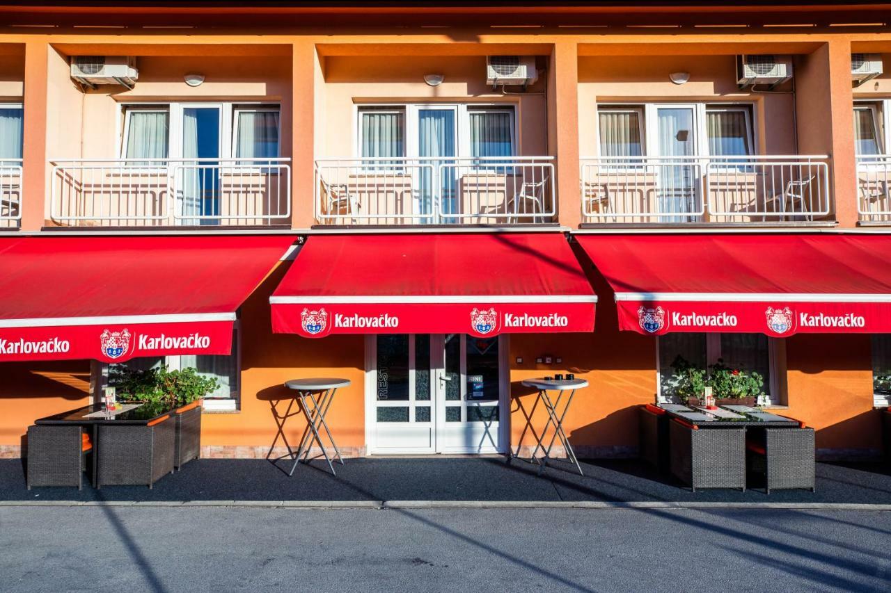 Bed And Breakfast Restaurant Dp Donji Zvecaj Bagian luar foto
